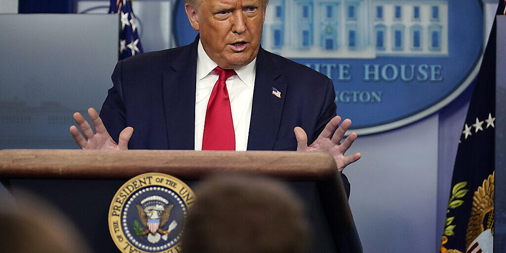 Donald Trump, Präsident der USA, spricht während einer Pressekonferenz im Weißen Haus. Foto: Evan Vucci/AP/dpa