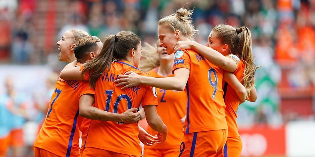 Die Niederländerinnen bejubeln ihren ersten EM-Titel