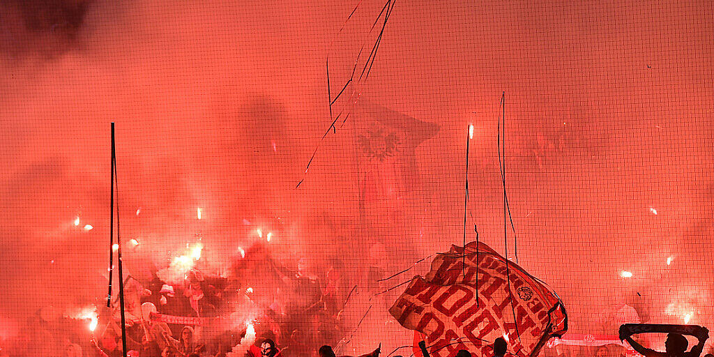 Die Fans von Roter Stern Belgrad gelten als heissblütig (Archivbild)