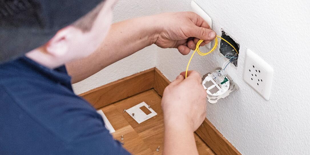 GLASFASER, GLASFASERINSTALLATION, GLASFASERINFRASTRUKTUR, GLASFASERNETZ,GLASFASERANSCHLUSS, EWZ, ELEKTRIZITAETSWERK DER STADT ZUERICH, EWZ.ZUERINET, MEIN ZUERICH MEIN NETZ, SD-FIBER, NETZWERKINSTALLATION, SUB-UNTERNEHMEN, SERVICE PROVIDER, DIENSTLEISTER, GLASFASER, GLASFASERINSTALLATION, GLASFASERINFRASTRUKTUR, GLASFASERNETZ,GLASFASERANSCHLUSS, EWZ, ELEKTRIZITAETSWERK DER STADT ZUERICH, EWZ.ZUERINET, MEIN ZUERICH MEIN NETZ, SD-FIBER, NETZWERKINSTALLATION, SUB-UNTERNEHMEN, SERVICE PROVIDER, DIENSTLEISTER,