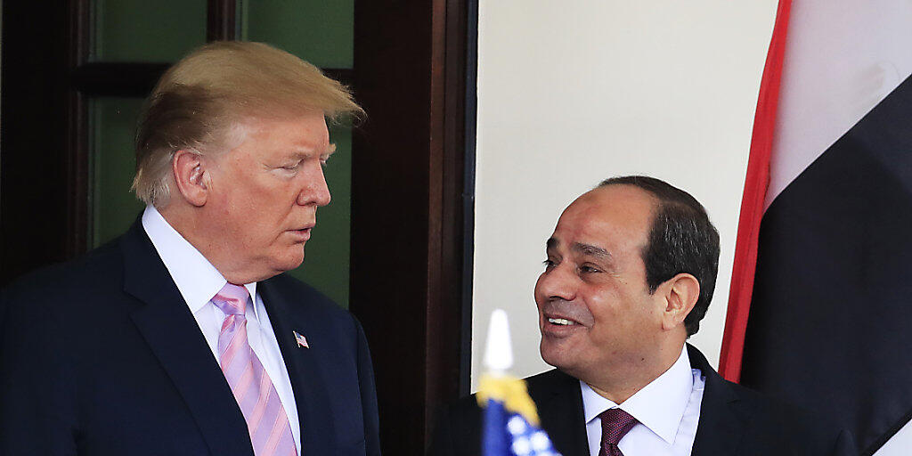 Starke Männer unter sich: US-Präsident Trump empfängt seinen ägyptischen Amtskollegen al-Sisi (rechts) in Washington. Der stets lächelnde ägyptische General kommandiert laut Beobachtern eine brutale Militärdiktatur, die Kritiker mundtot macht, einkerkert und foltert wie selten zuvor im Land am Nil.