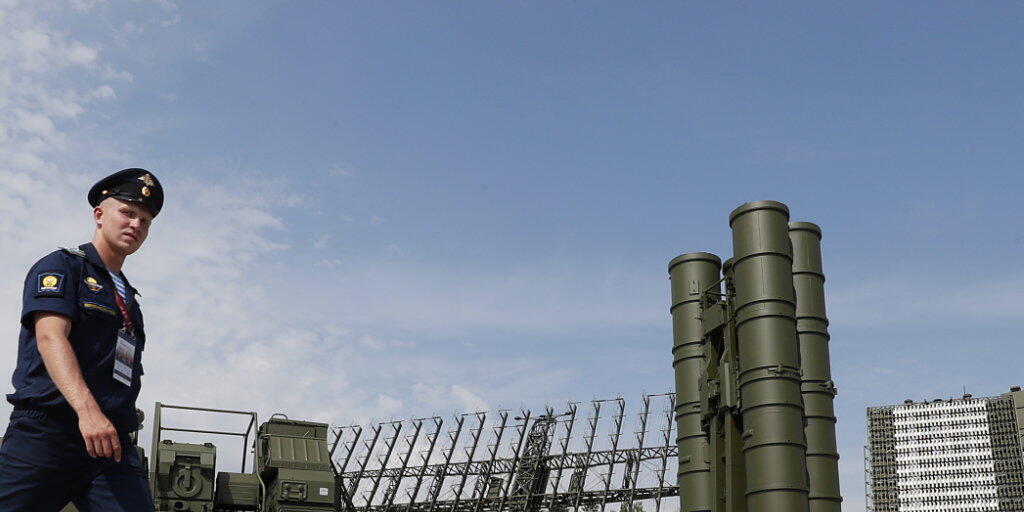 Russland hat mit der umstrittenen Lieferung der S-400-Raketen an die Türkei begonnen. (Archivbild)