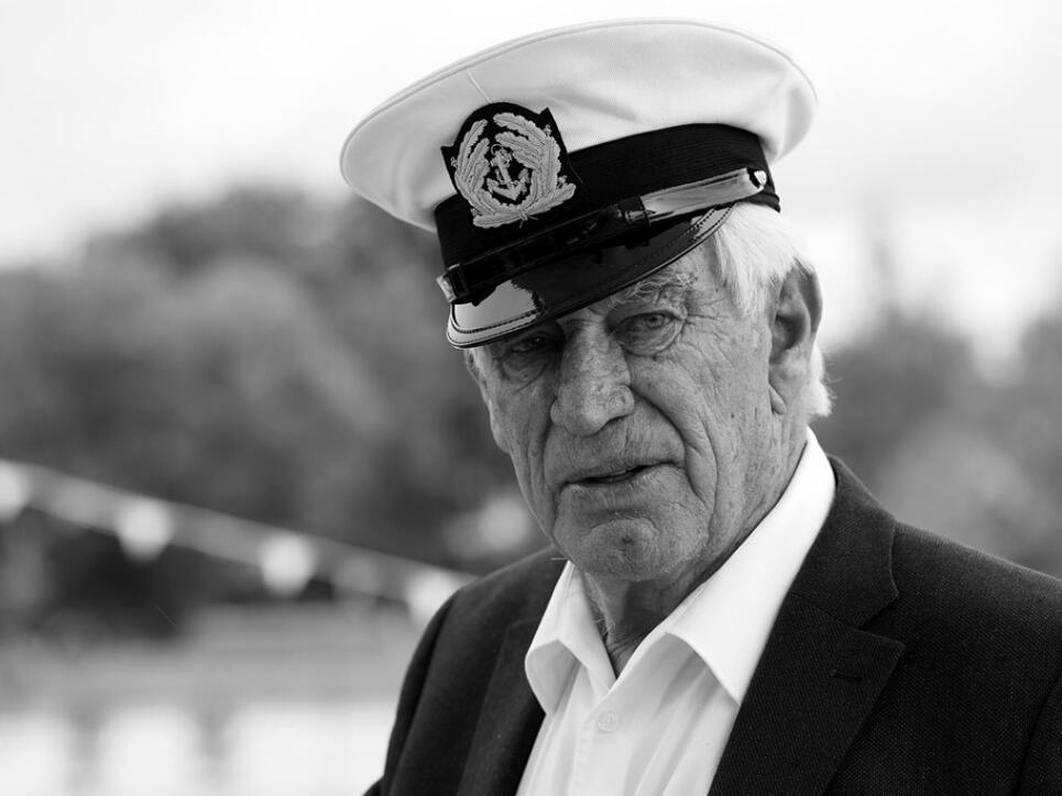Der verstorbene "Traumschiff"-Schauspieler Siegfried Rauch ist am Freitag an einem von ihm ausgesuchten Ort mit Blick auf die Alpen beigesetzt worden. (Archivbild)