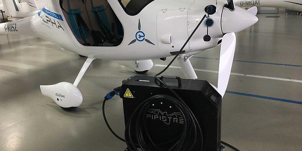 Hat zum Jungfernflug abgehoben: Das weltweit erste zertifizierte Elektroflugzeug Pipistrel Velis Electro.