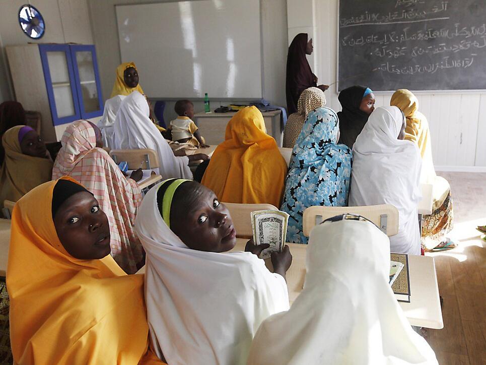 Mädchenschulen als Ziel: Kämpfer der radikalislamischen Boko-Haram-Miliz in Nigeria haben bereits mehrfach Schülerinnen entführt und getötet. (Symbolbild)