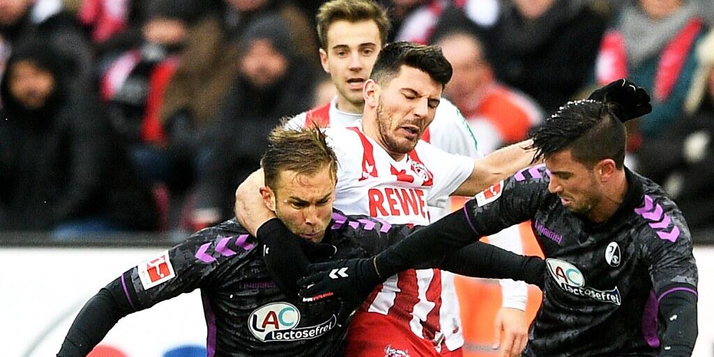 Stemmte sich am Ende erfolglos gegen die Niederlage gegen Freiburg: der 1. FC Köln (mit Milos Jojic, im weissen Dress)