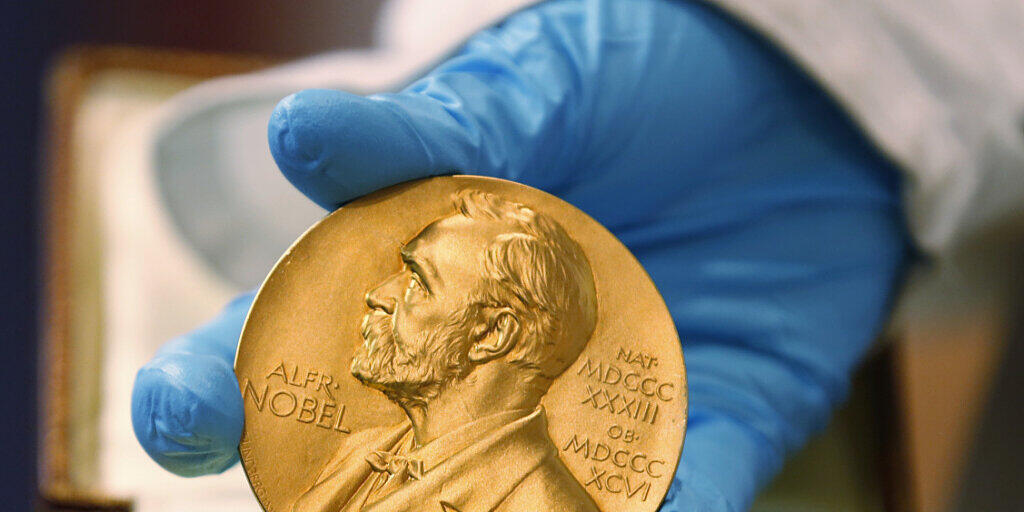 Der Nobelpreis für Wirtschaftswissenschaften geht in diesem Jahr an die drei Ökonomen Abhijit Banerjee, Esther Duflo und Michael Kremer. (Archivbild) Der Nobelpreis für Wirtschaftswissenschaften geht in diesem Jahr an die drei Ökonomen Abhijit Banerjee, Esther Duflo und Michael Kremer. (Archivbild)