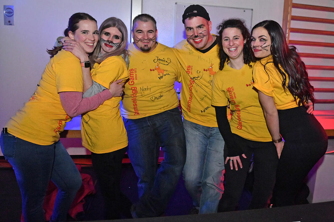 Monsterkonzert und Maskenball in Gams