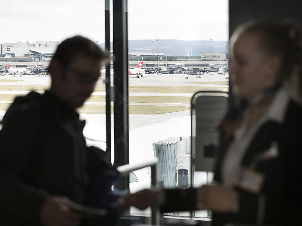 50 Franken mehr fürs Flugticket, der Umwelt zu liebe, verlangt die Schweizerischer Energiestiftung (SES) aufgrund der Ergebnisse einer Umfrage.