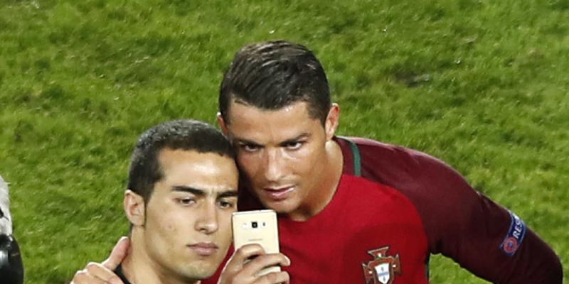 Dieses Selfie dürfte Portugals Verband einiges kosten Dieses Selfie dürfte Portugals Verband einiges kosten