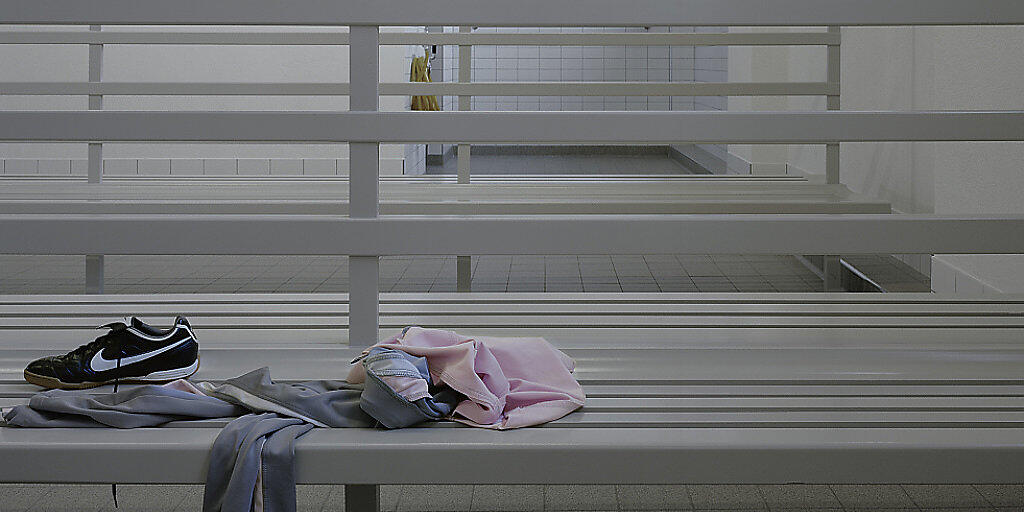 Der Täter filmte Kinder in den Umkleideräumen von zwei Schwimmbädern und einer Turnhalle. (Symbolbild) Der Täter filmte Kinder in den Umkleideräumen von zwei Schwimmbädern und einer Turnhalle. (Symbolbild)