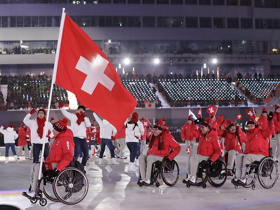 Der Schweizer Fahnenträger Felix Wagner zeigte Emotionen an der Paralympics-Eröffnungsfeier