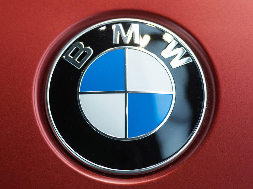 Eine Gewinnwarnung von BMW erschreckt die Anleger: Die Aktie stürzt an der Börse ab. (Archiv)