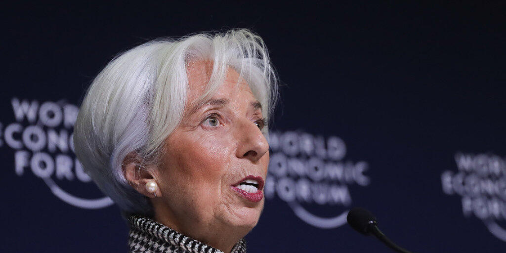 Christine Lagarde spricht am Mittwoch am WEF in Davos zu den Medien.