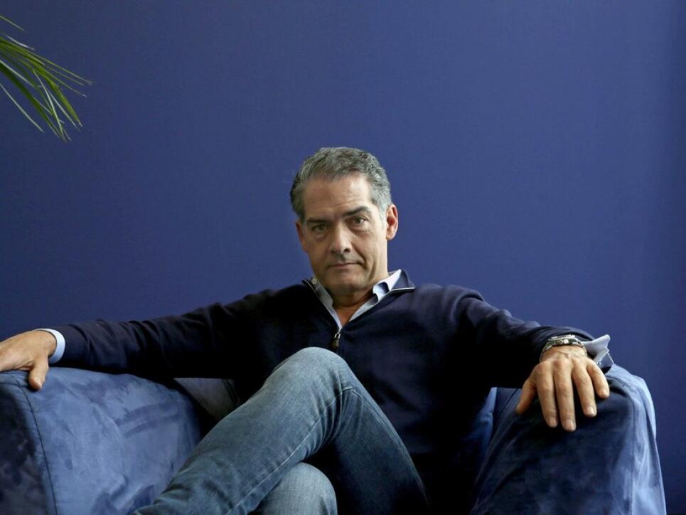 Hat die Figur des Detektivs Bernie Gunther erschaffen: Der im Alter von 62 Jahren verstorbene britische Autor Philip Kerr, hier in einer Aufnahme aus dem Jahr 2015. (Archiv)