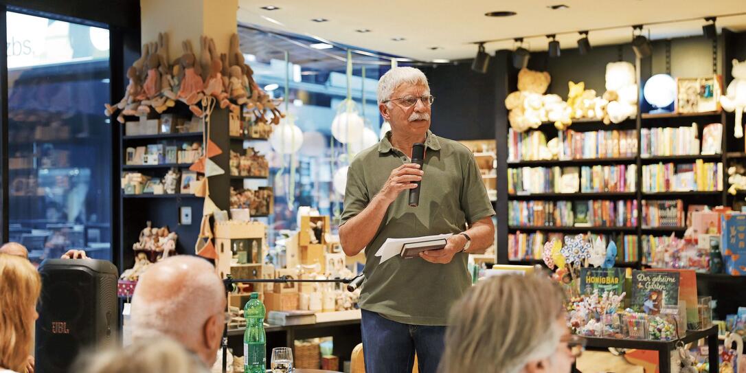 Buchpr&auml;sentation Peter Sutter in Buchs, Mein Haus soll deine He