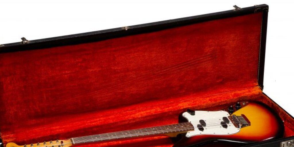 Bob Dylan benutzte die Fender-Electric 12 String Gitarre (Baujahr 1965) unter anderem bei Aufnahmen für sein legendäres Album "Blonde on Blonde". Sie ist für 187'000 Dollars versteigert worden. Über den neuen Besitzer ist nichts bekannt. (Bild: Heritage Auctions, HA.com)