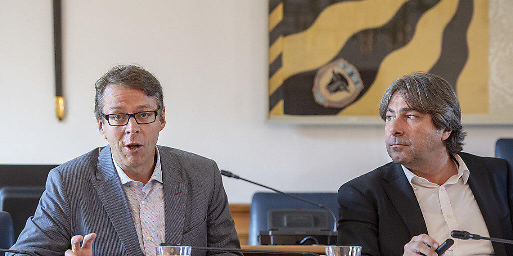 Die Medienwissenschaftler Guido Keel (links) und Vinzenz Wyss (rechts), die im Auftrag der Urner Regierung die Berichterstattung zu einem aufsehenerregenden Mordprozess aufgearbeitet haben. Die Medienwissenschaftler Guido Keel (links) und Vinzenz Wyss (rechts), die im Auftrag der Urner Regierung die Berichterstattung zu einem aufsehenerregenden Mordprozess aufgearbeitet haben.