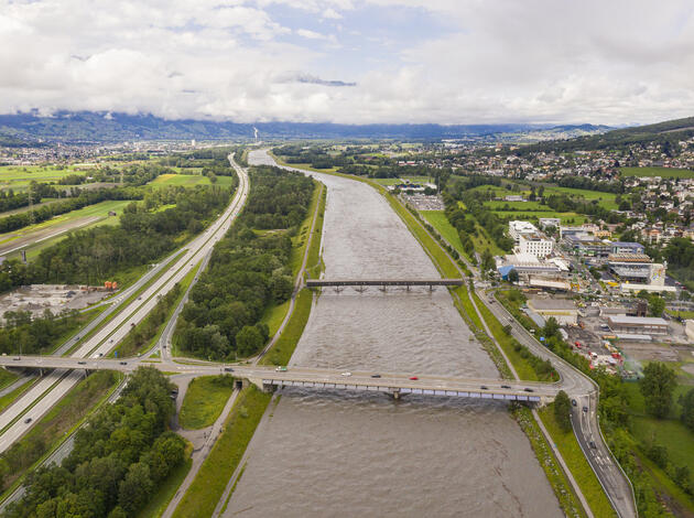 Hochwasser Rhein in Vaduz Hochwasser Rhein in Vaduz