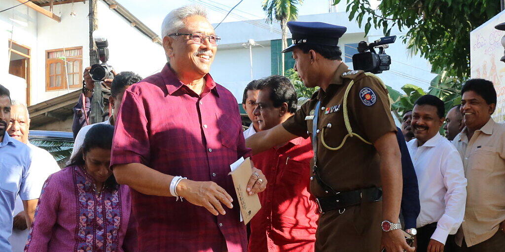 Sri Lankas früherer Verteidigungsminister Gotabhaya Rajapaksa hat die Präsidentschaftswahl gewonnen.