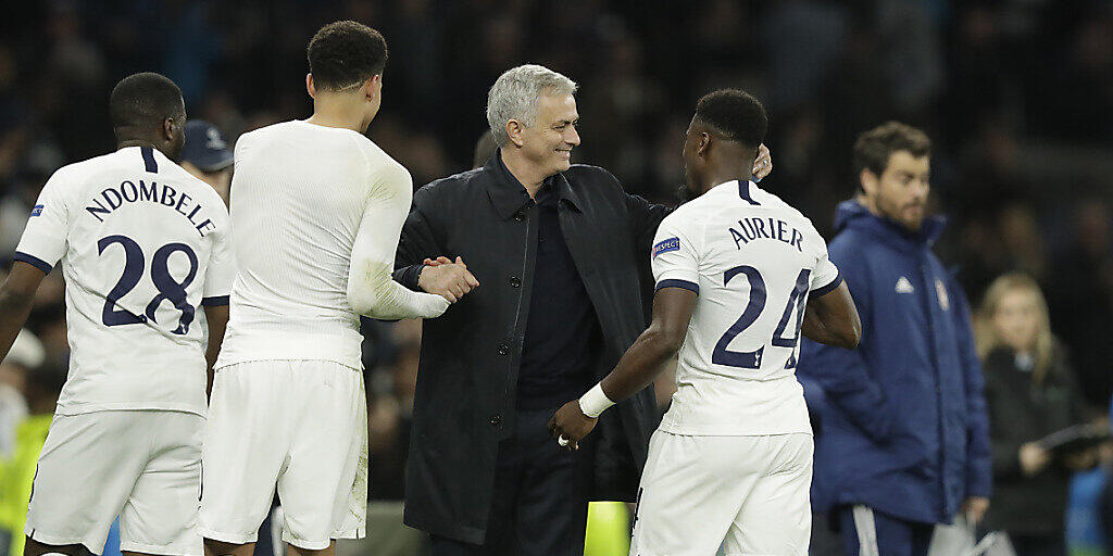Mourinho hat erst am Ende gut lachen: Die Spurs drehen gegen Piräus einen 0:2 Rückstand