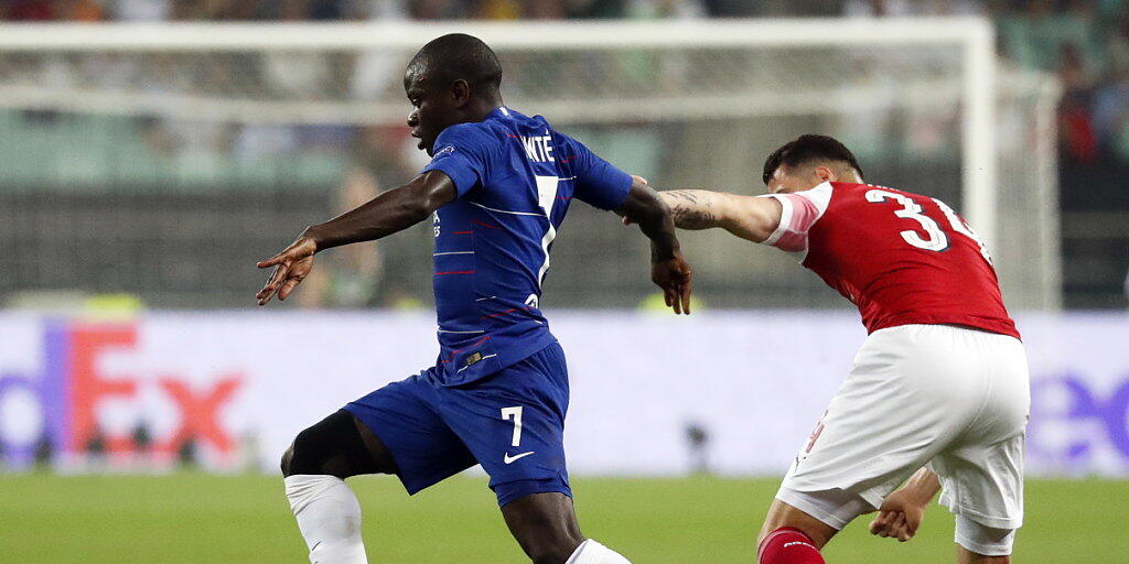 Arsenals Granit Xhaka (rechts) im Zweikampf gegen N'Golo Kante