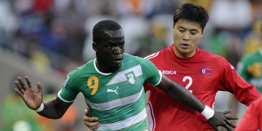 Erlag im Alter von nur 30 Jahren einem Herzinfarkt: Cheick Tioté (vorne)