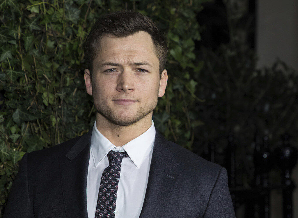Der Brite Taron Egerton wird in einem Film die Rolle von Elton John spielen. (Archivbild)